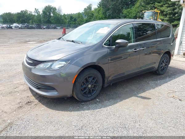 2020 CHRYSLER VOYAGER LX