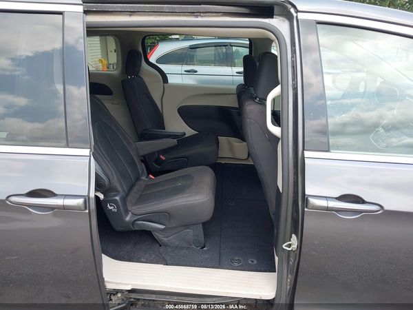 2020 CHRYSLER VOYAGER LX
