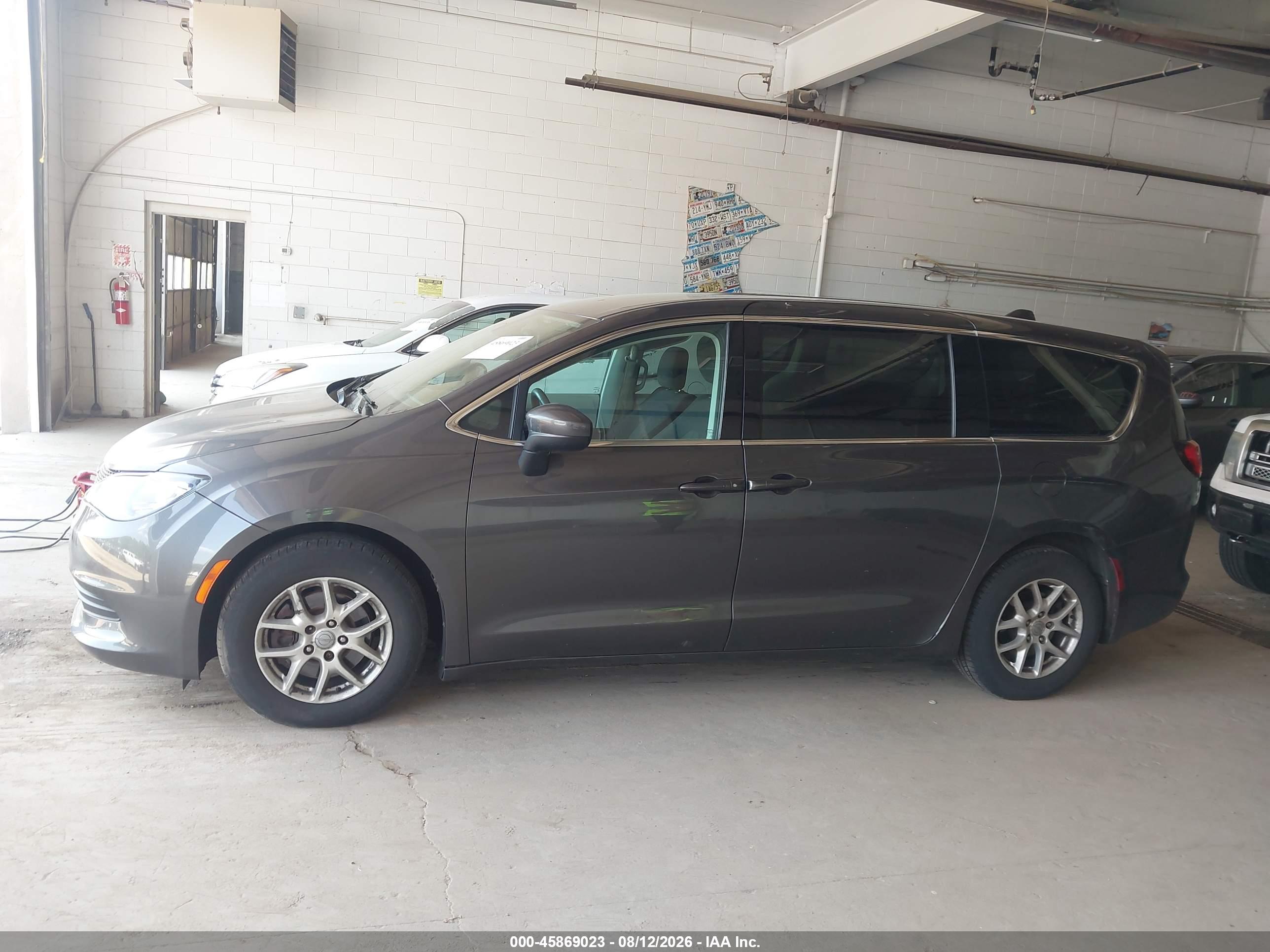 2017 CHRYSLER PACIFICA LX