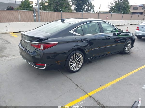 2019 LEXUS ES 300H LUXURY