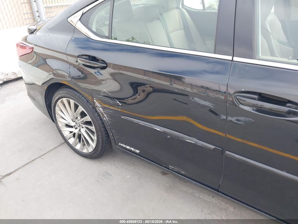 2019 LEXUS ES 300H LUXURY