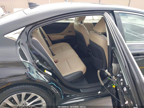 2019 LEXUS ES 300H LUXURY