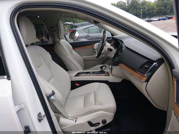 2021 VOLVO XC90 T6 MOMENTUM 7 PASSENGER