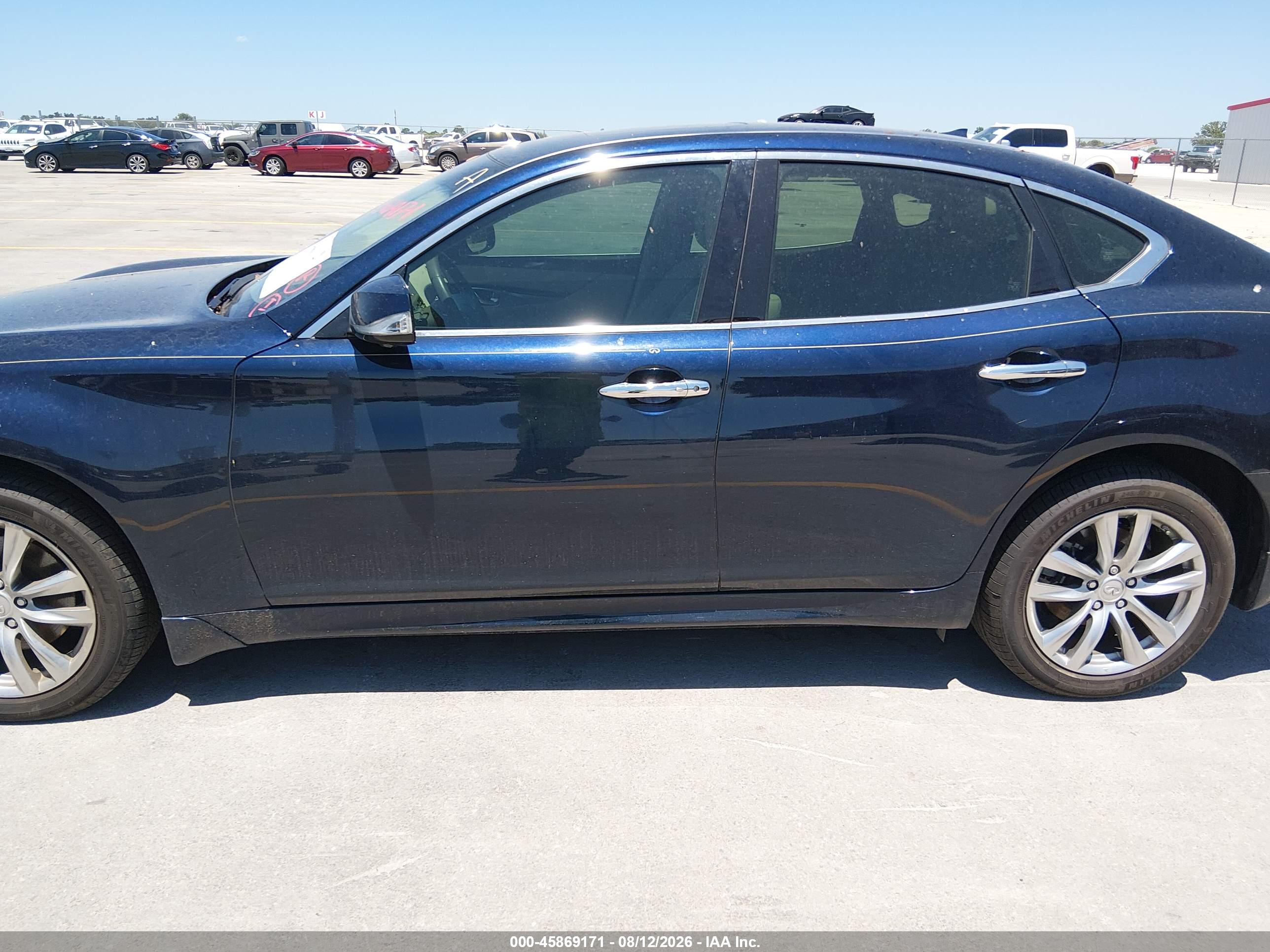 2017 INFINITI Q70 3.7X