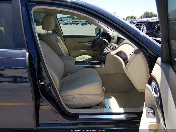 2017 INFINITI Q70 3.7X
