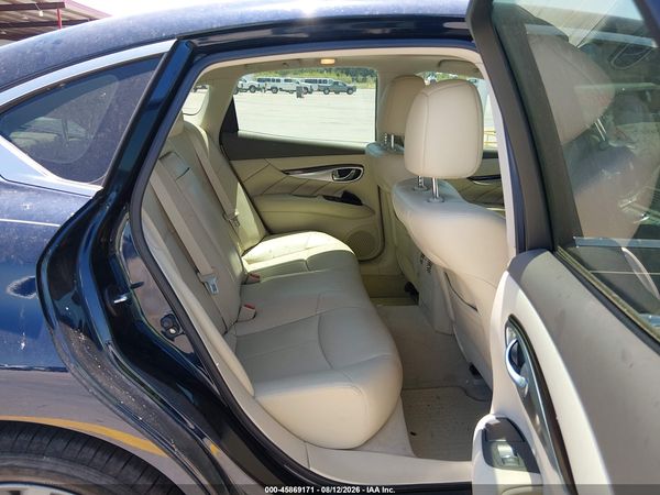 2017 INFINITI Q70 3.7X