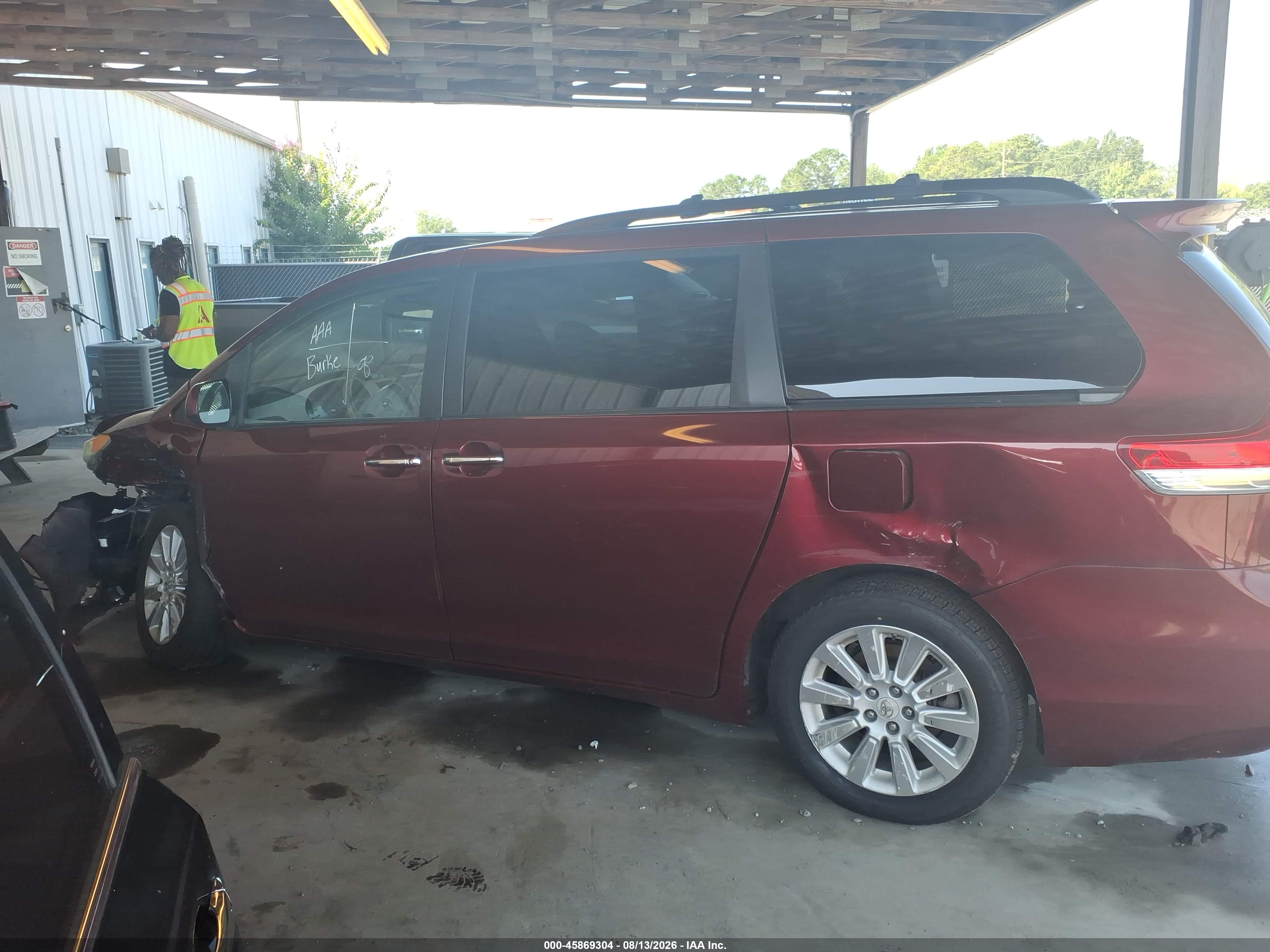 2012 TOYOTA SIENNA XLE 7 PASSENGER