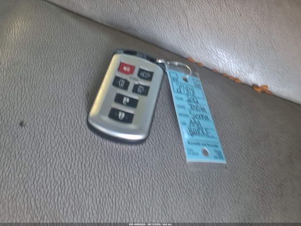 2012 TOYOTA SIENNA XLE 7 PASSENGER