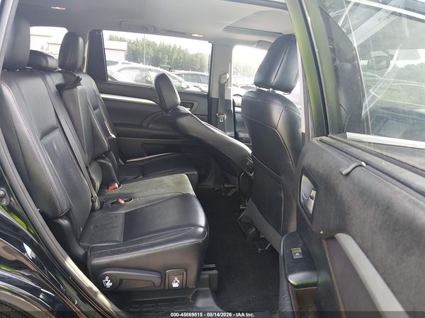 2016 TOYOTA HIGHLANDER XLE V6