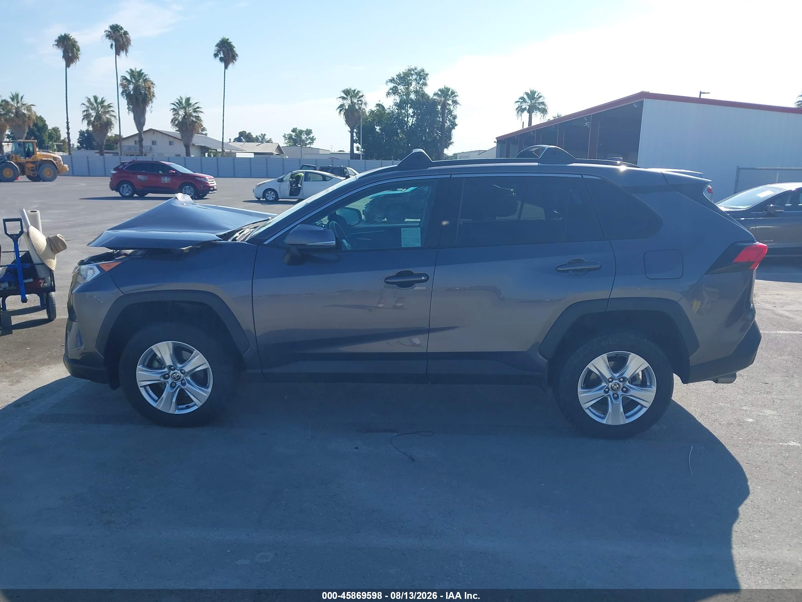2021 TOYOTA RAV4 XLE