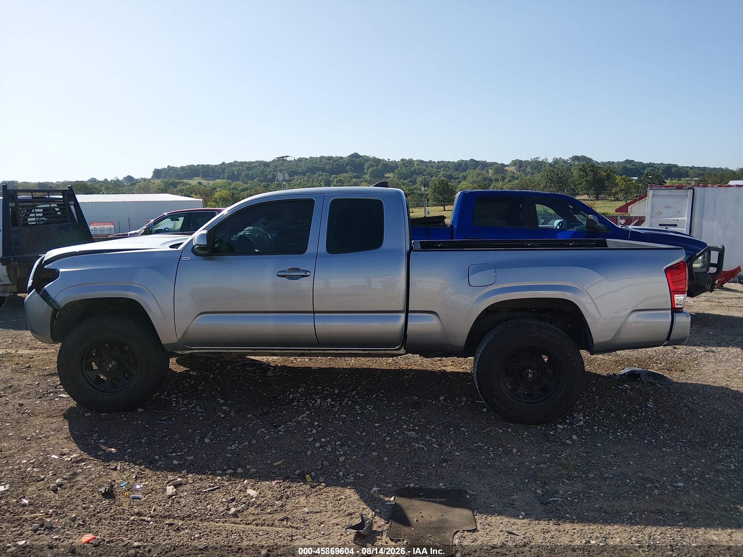 2017 TOYOTA TACOMA SR