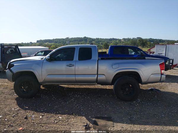 2017 TOYOTA TACOMA SR