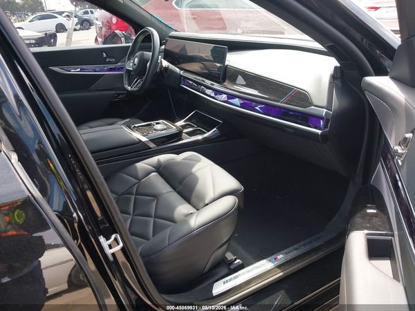 2025 BMW 740I
