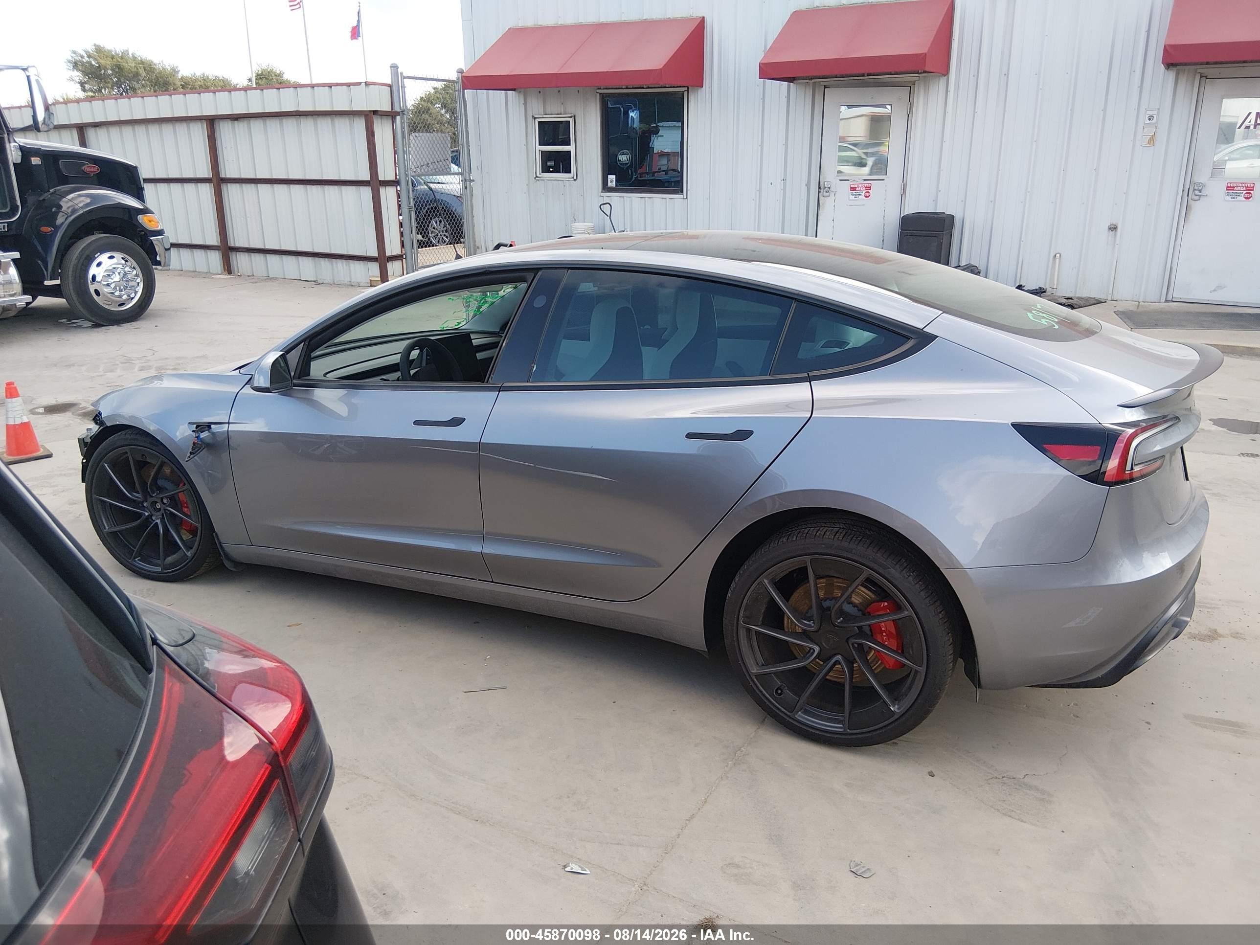 2026 TESLA MODEL 3