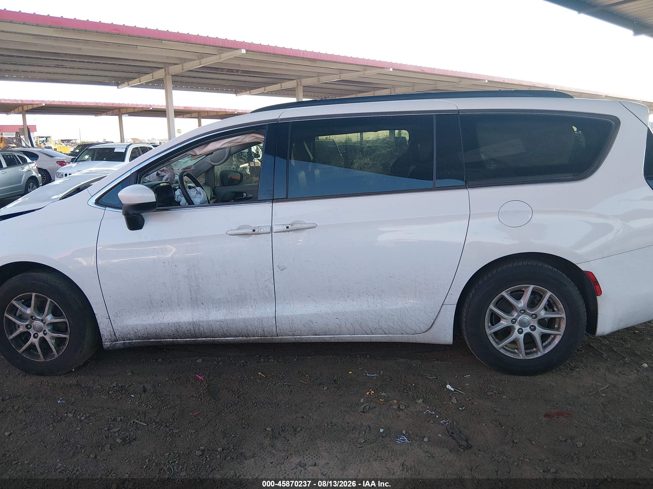 2020 CHRYSLER VOYAGER LXI