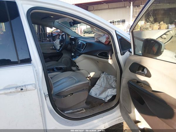 2020 CHRYSLER VOYAGER LXI