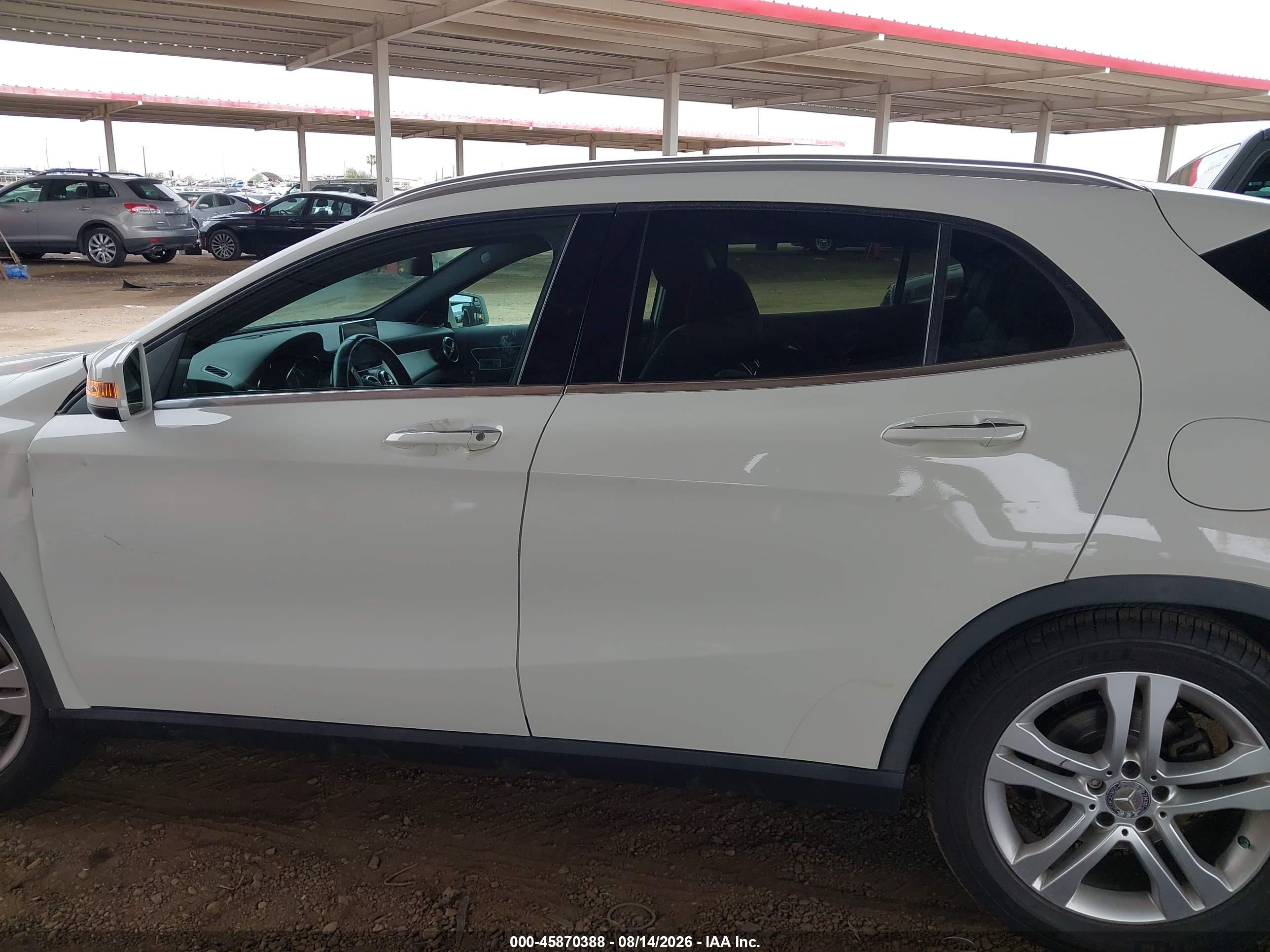 2016 MERCEDES-BENZ GLA 250 4MATIC
