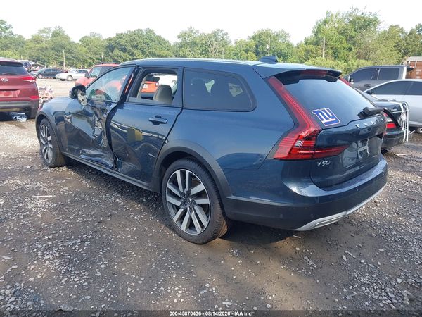 2025 VOLVO V90 CROSS COUNTRY