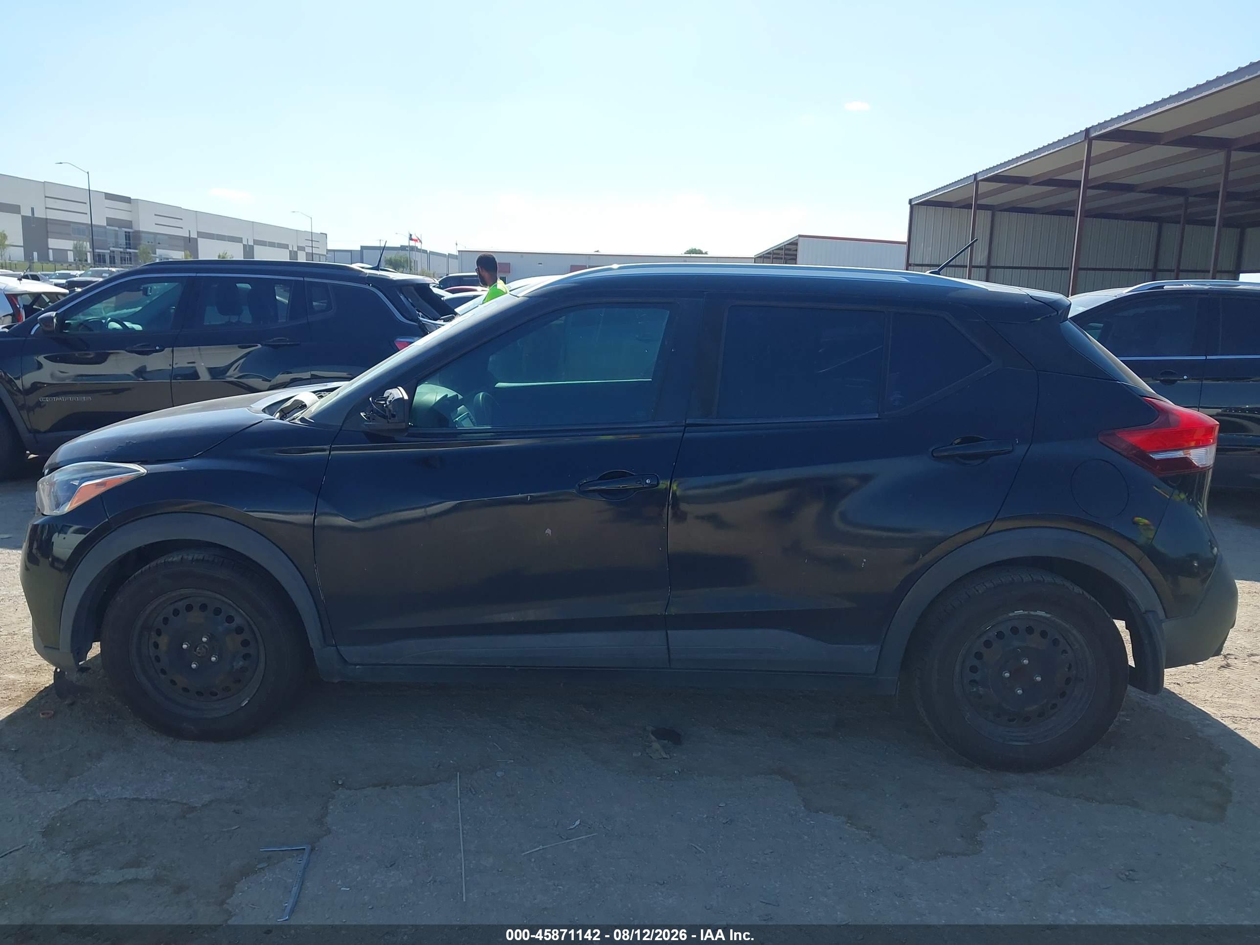 2019 NISSAN KICKS S