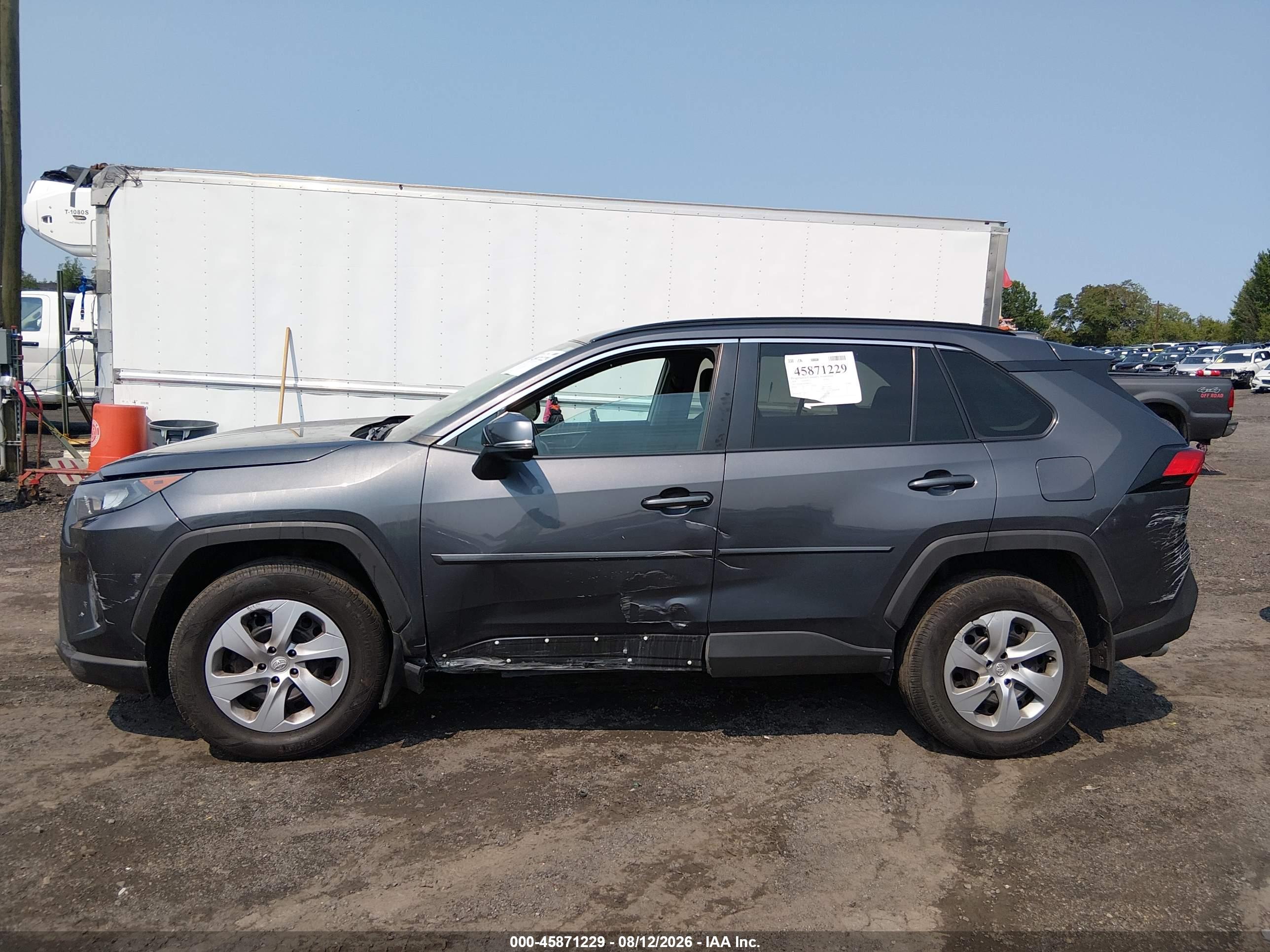 2020 TOYOTA RAV4 LE