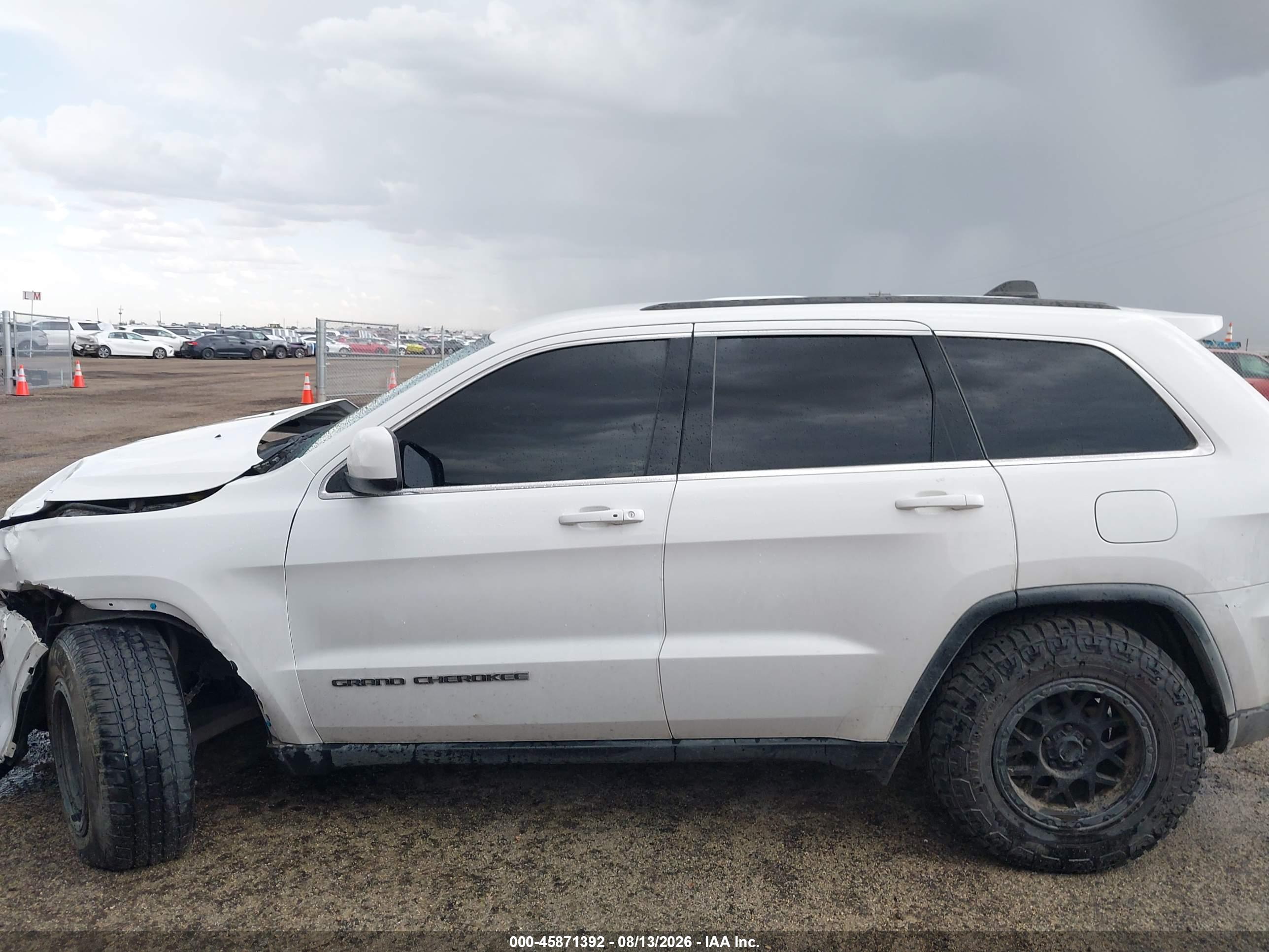 2019 JEEP GRAND CHEROKEE LAREDO 4X2