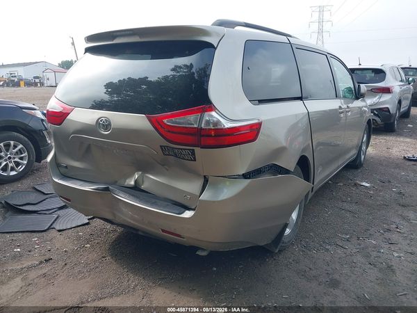 2017 TOYOTA SIENNA — I4