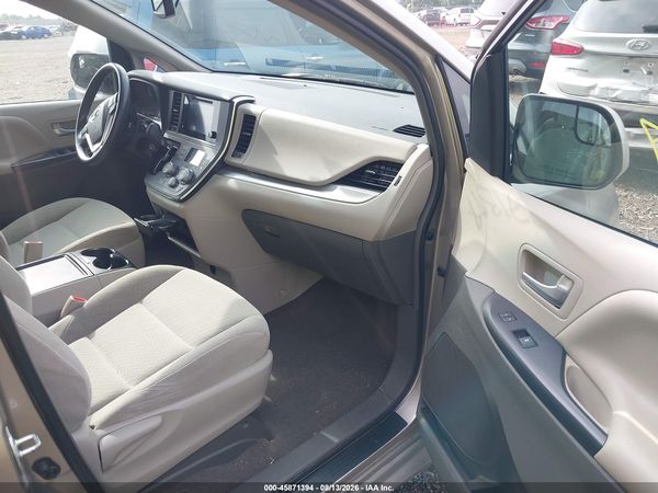 2017 TOYOTA SIENNA LE 8 PASSENGER — I5