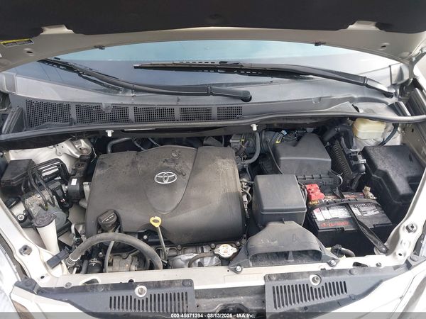 2017 TOYOTA SIENNA LE 8 PASSENGER — I10