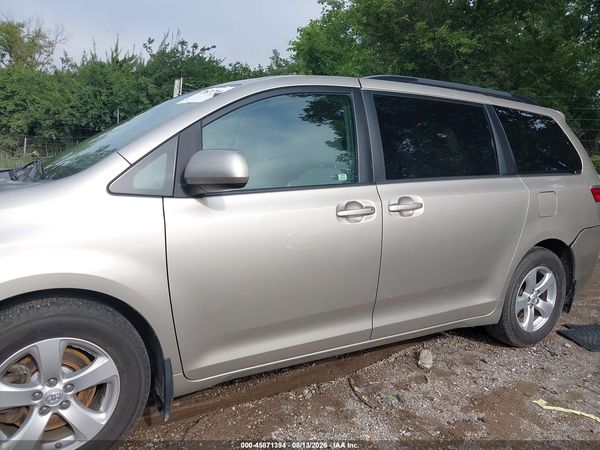 2017 TOYOTA SIENNA LE 8 PASSENGER — I117
