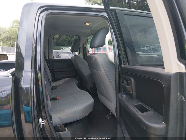 2017 RAM 1500 EXPRESS  4X4 6'4 BOX