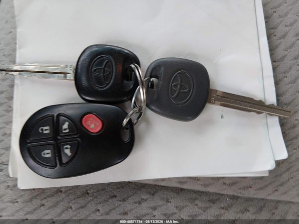 2013 TOYOTA SIENNA LE V6 8 PASSENGER — I11