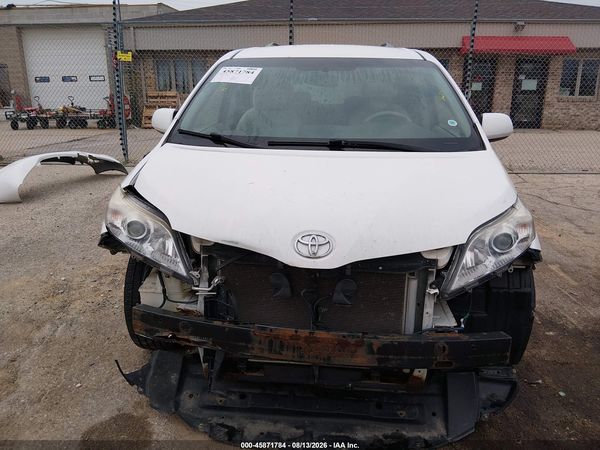 2013 TOYOTA SIENNA LE V6 8 PASSENGER — I115