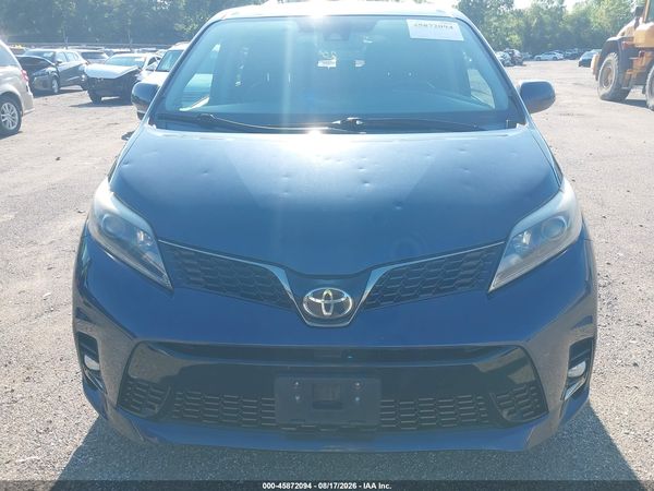 2018 TOYOTA SIENNA SE PREMIUM 8 PASSENGER — I6