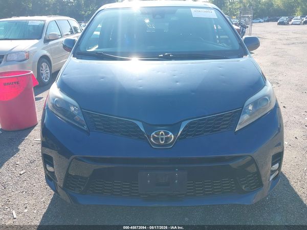2018 TOYOTA SIENNA SE PREMIUM 8 PASSENGER — I115