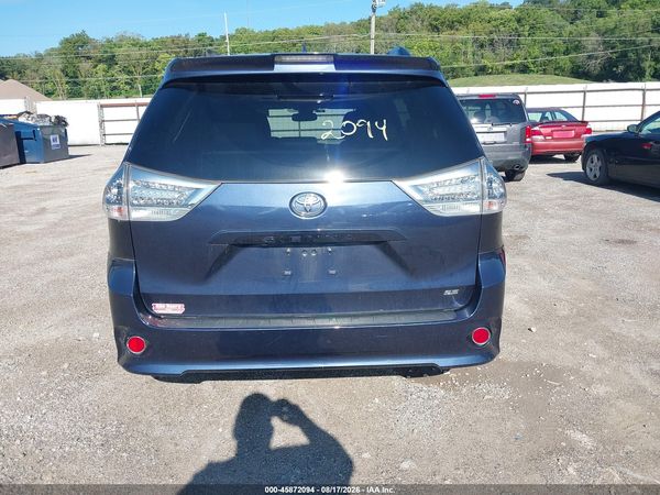 2018 TOYOTA SIENNA SE PREMIUM 8 PASSENGER — I119