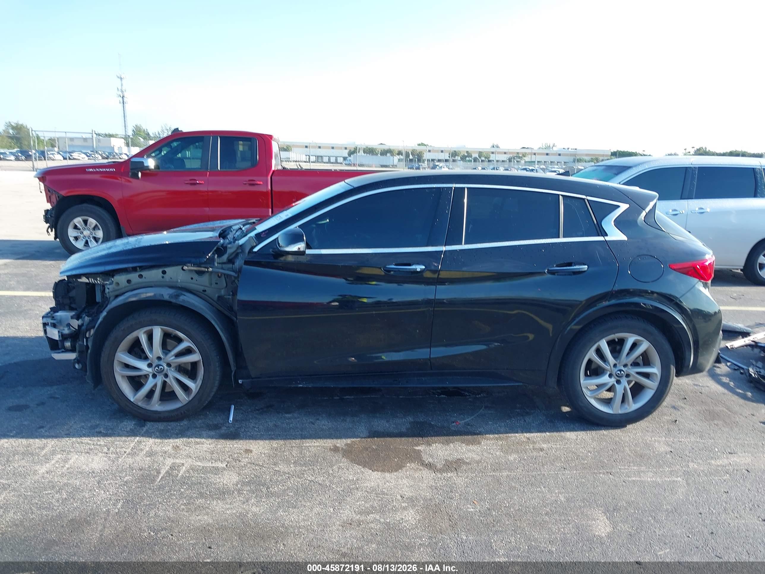 2018 INFINITI QX30 LUXURY