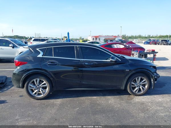 2018 INFINITI QX30 LUXURY