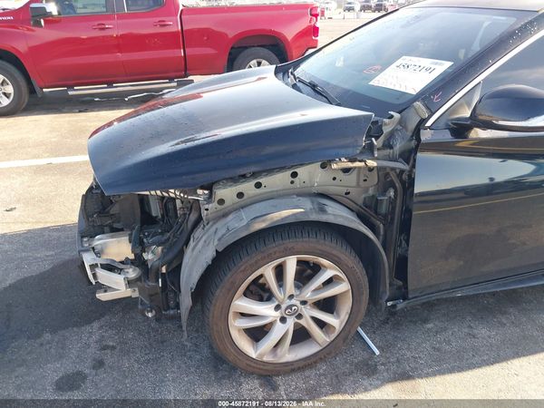 2018 INFINITI QX30 LUXURY