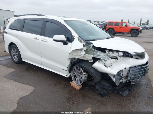 2021 TOYOTA SIENNA XLE