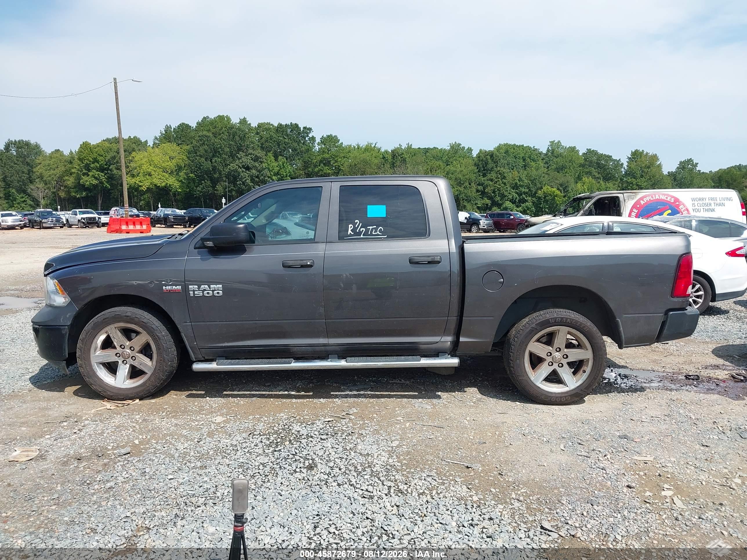 2017 RAM 1500 TRADESMAN  4X2 5'7 BOX