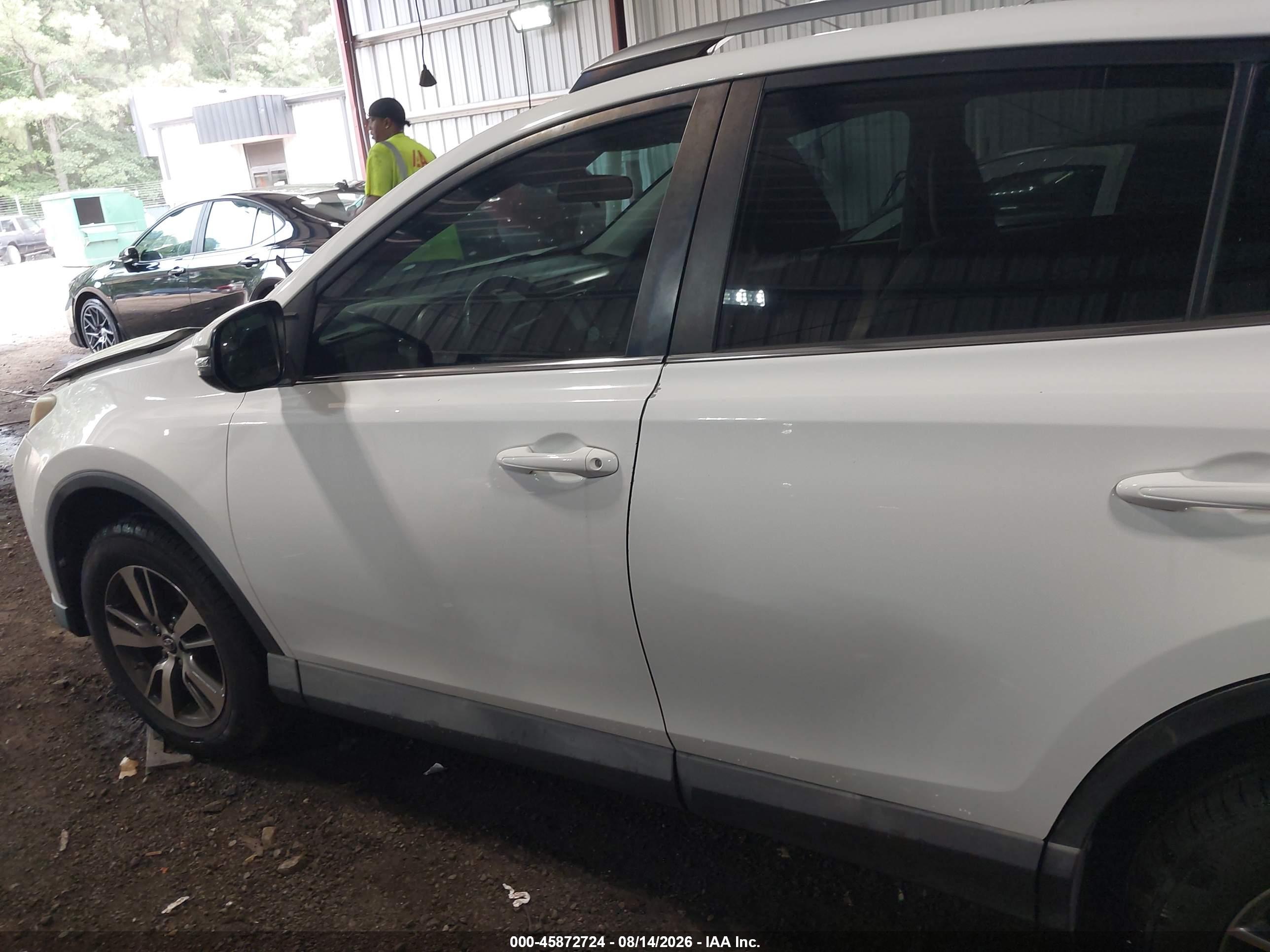 2017 TOYOTA RAV4 XLE