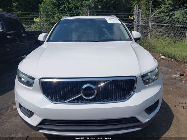2020 VOLVO XC40 T5 MOMENTUM