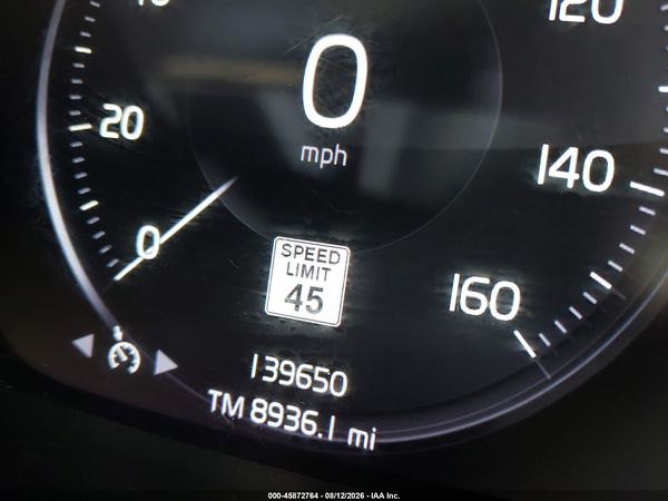 2020 VOLVO XC40 T5 MOMENTUM