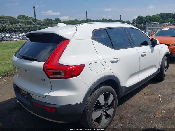 2020 VOLVO XC40 T5 MOMENTUM