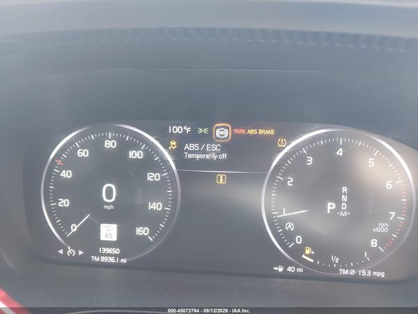2020 VOLVO XC40 T5 MOMENTUM