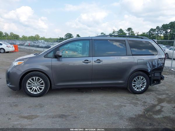 2014 TOYOTA SIENNA XLE V6 8 PASSENGER