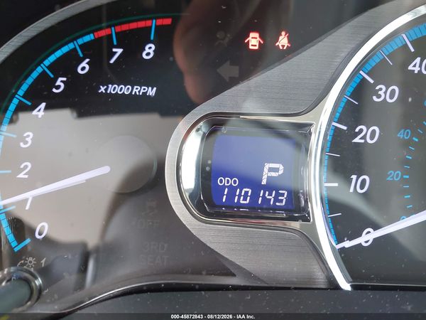 2014 TOYOTA SIENNA XLE V6 8 PASSENGER