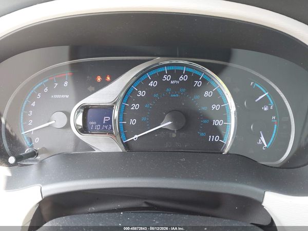 2014 TOYOTA SIENNA XLE V6 8 PASSENGER
