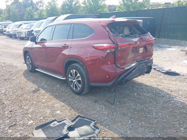 2022 TOYOTA HIGHLANDER XLE