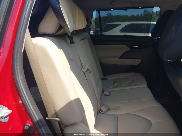 2022 TOYOTA HIGHLANDER XLE